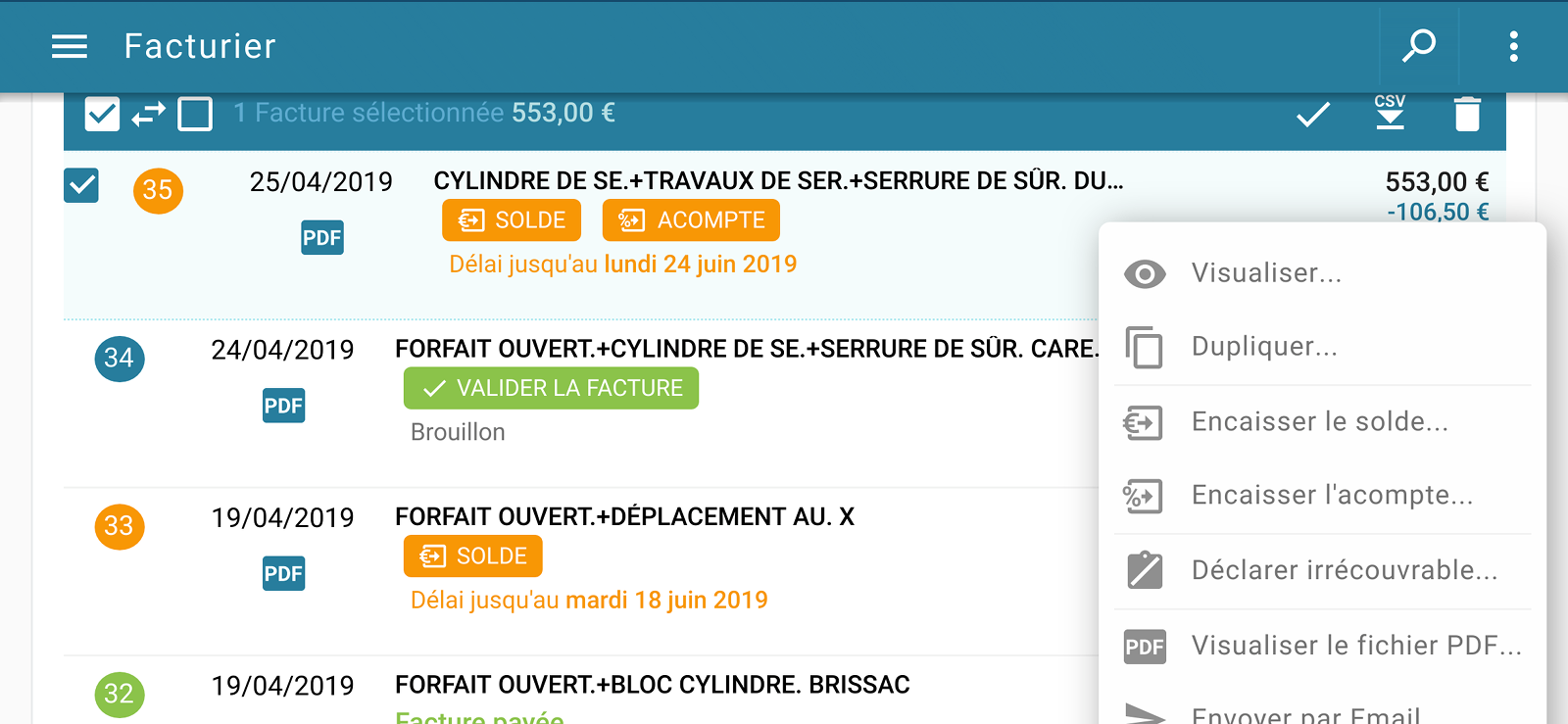 Capture d'écran Smartphone : Facturier du micro-entrepreneur avec sélection pour effectuer des opérations groupées comme le téléchargement au format CSV